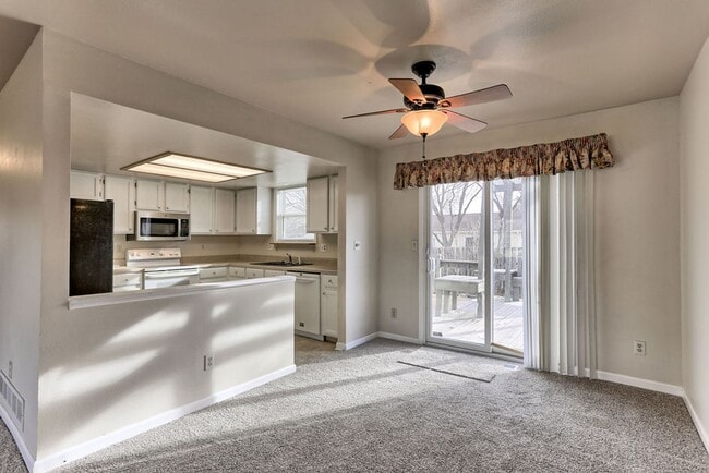 Building Photo - Charming West Fort Collins Rental!