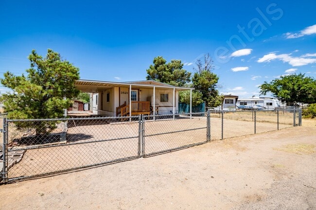 Building Photo - MOVE IN SPECIAL, $475 OFF FIRST MONTH