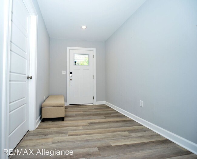 Building Photo - 4 br, 3.5 bath House - 8510 CHESAPEAKE BLVD