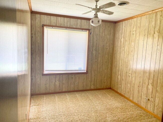 Building Photo - 3 BR house on quiet street