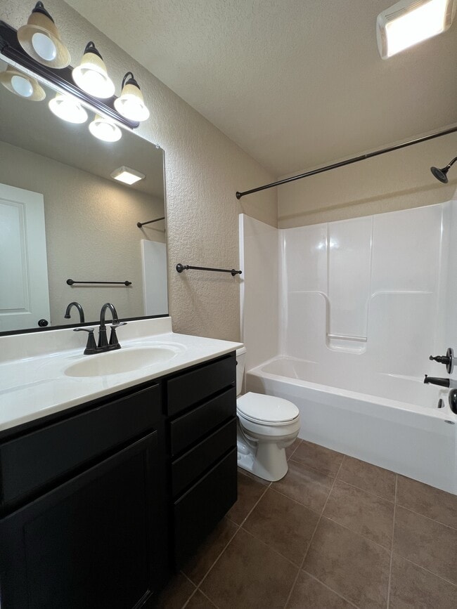 Building Photo - 9565 Red Sunset Ct