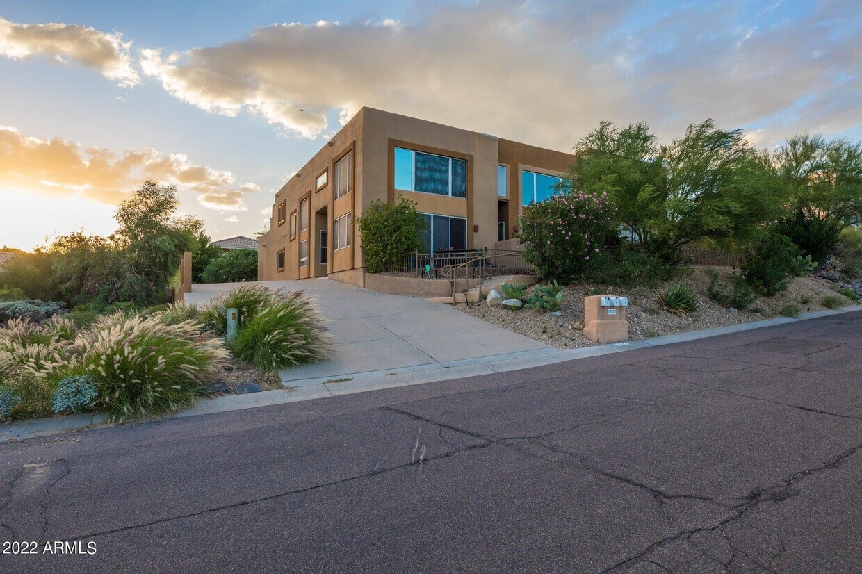 Foto principal - 13022 Mountainside Dr