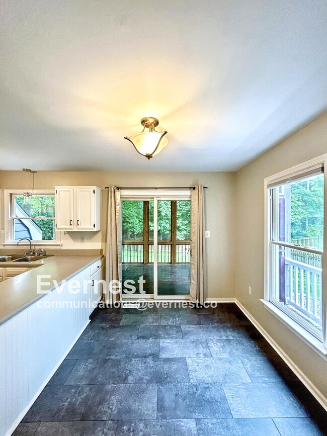 Building Photo - 5505 Chestnut Bluff Rd