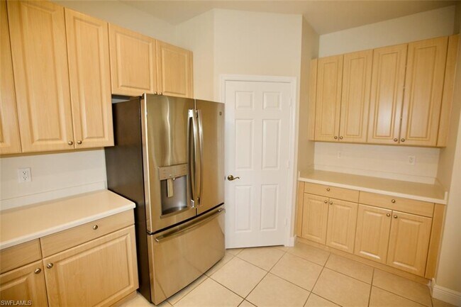 Foto del edificio - 5560 Berkshire Dr