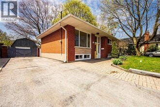 Building Photo - 530 Lees Ln