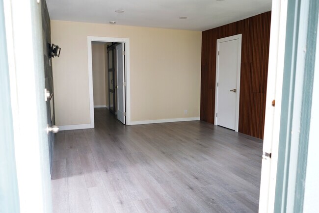 Foto del edificio - 23214 Orange Ave