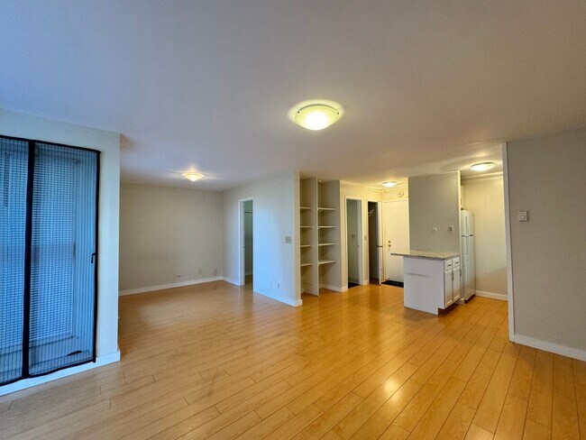 Foto del edificio - BEAUTIFUL STUDIO AVAILABLE FOR RENT NOW!!!...