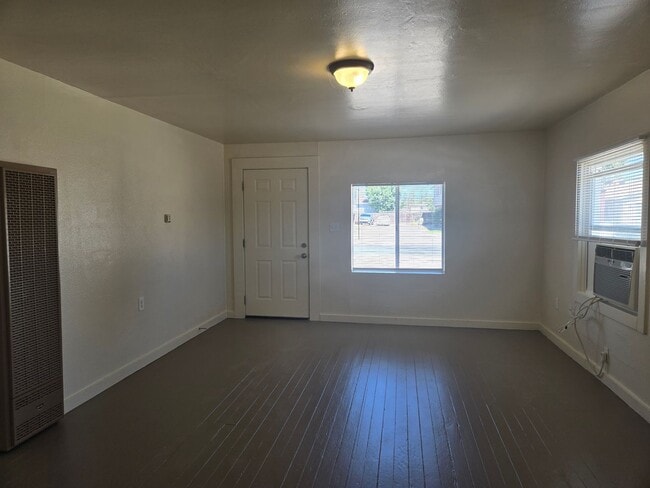 Foto del edificio - 1121 Kenwood Ave