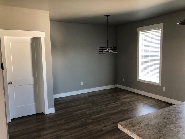 Foto del edificio - New build 3 Bed 2.5 Bath