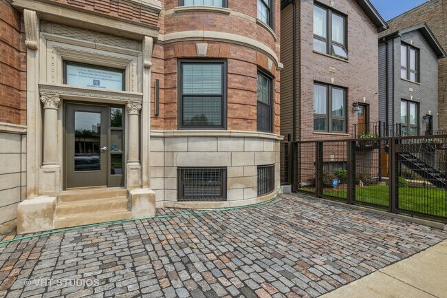 Foto del edificio - 4507 S Calumet Ave
