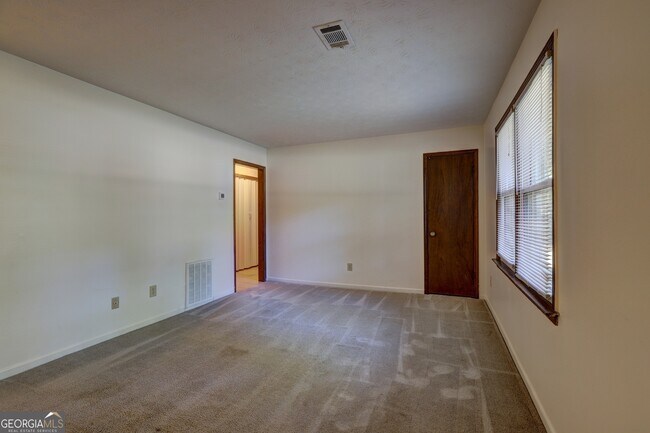 Foto del edificio - 2233 Davis Rd SW