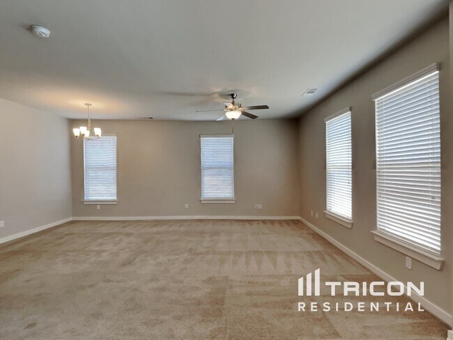 Foto del edificio - 4803 Kingdom Dr