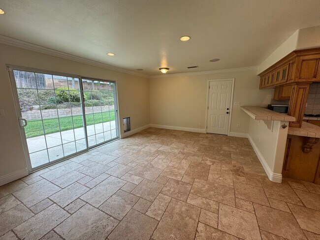 Foto del edificio - Charming Simi Valley Home with Expansive Outdoor Space