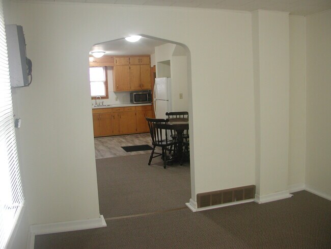 Foto del edificio - 241 E Ronning Ave