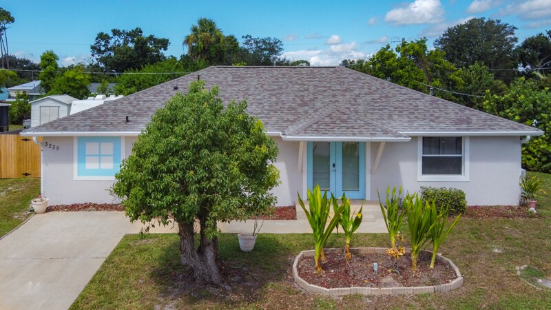 Foto principal - 3255 Jamestown St