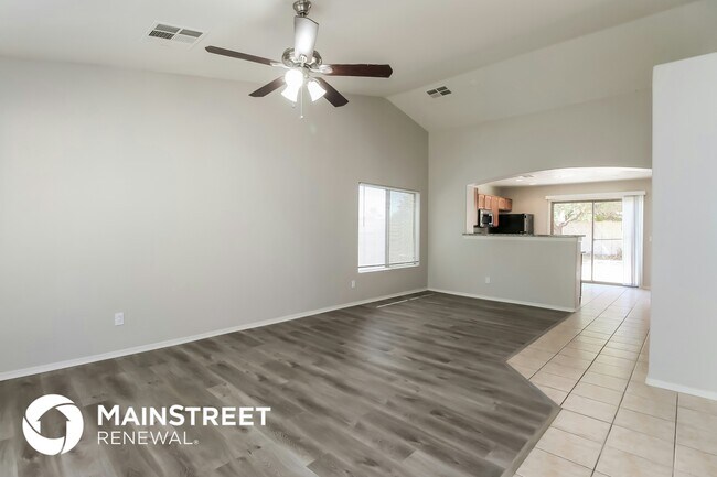 Foto del edificio - 44035 W Snow Dr