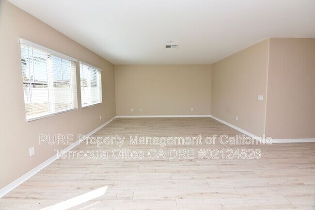 Building Photo - 687 Allepo Pine St