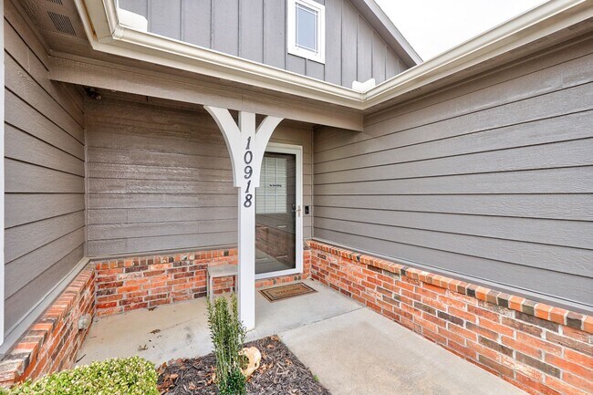 Building Photo - 10918 N 117th E Pl