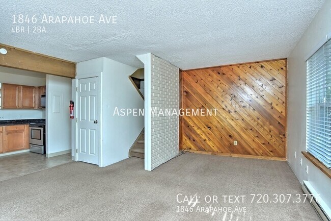 Foto del edificio - FALL PRE-LEASE 4bed/2bath End-Unit Townhou...
