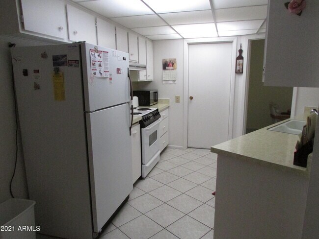 Foto del edificio - 10880 W Emerald Dr