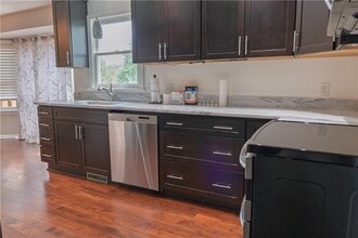 Building Photo - 217 Wycliff Dr Building Photo - 217 Wycliff Dr