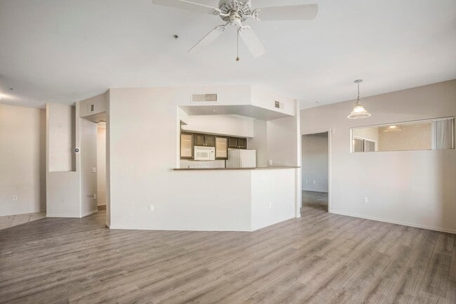 Building Photo - 4644 N 22nd St