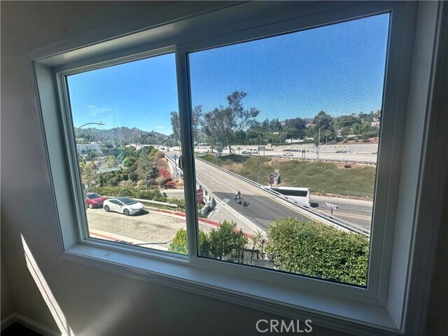 Foto del edificio - 6324 Franklin Ave