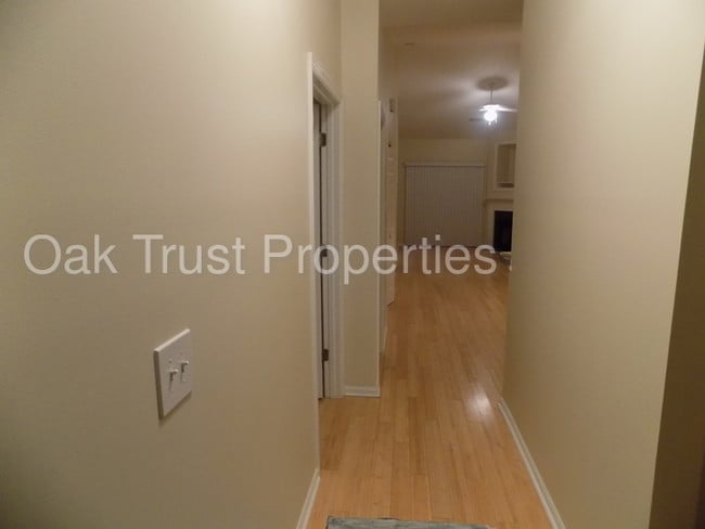 Building Photo - Eastwood Townhomes