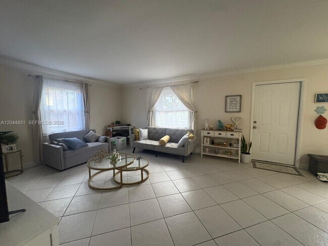 Foto del edificio - 4402 NW 5th Ave