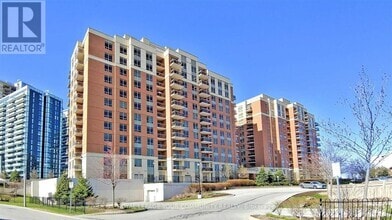 Building Photo - 75-475 King William Crescent