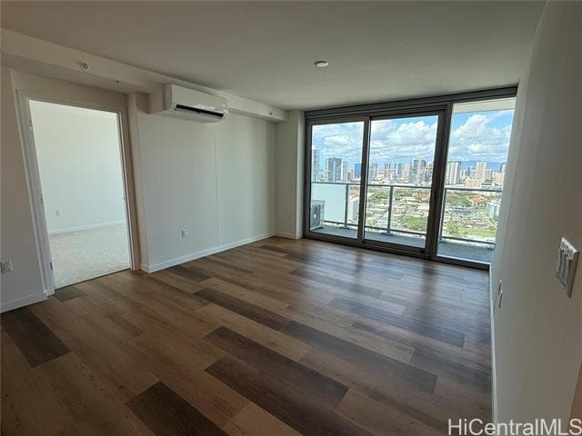 Building Photo - 1500 Rycroft St