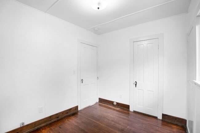 Building Photo - 4741 Brighton Ave