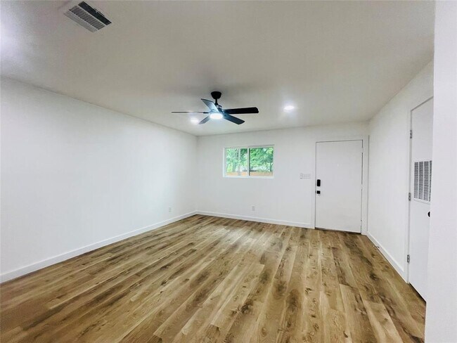 Foto del edificio - 7107 Guadalupe St