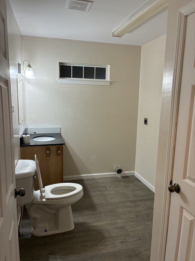 Building Photo - 389 Clark Ave