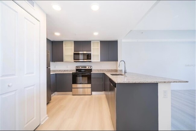 Foto del edificio - 5579 Millenia Park Blvd