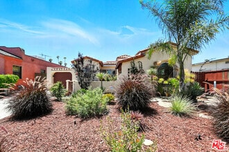Building Photo - 8853 S Halldale Ave