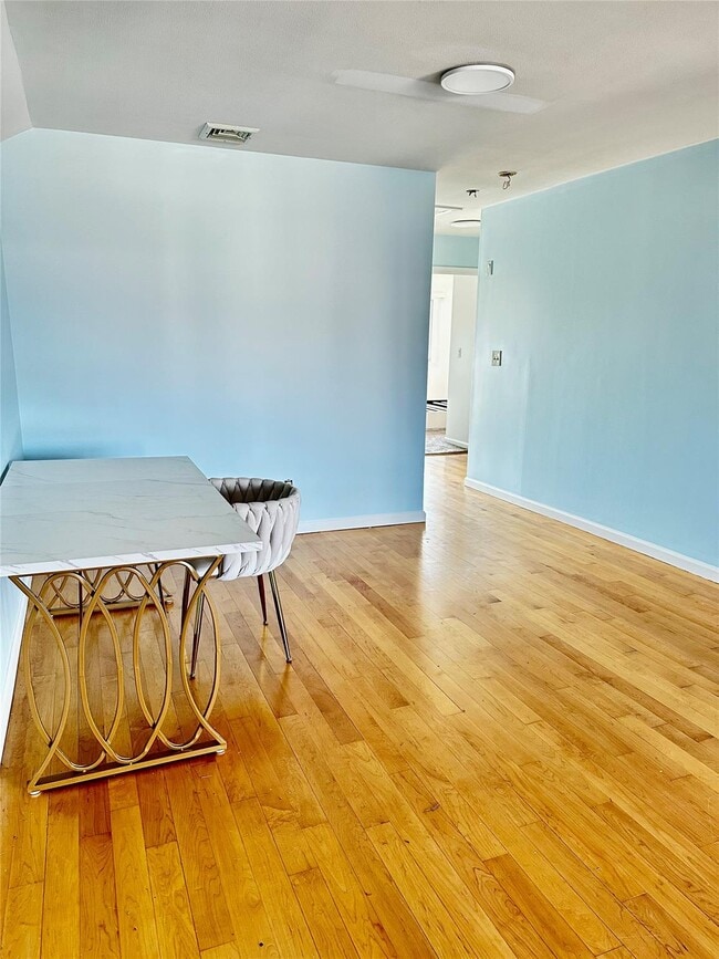 Building Photo - 3276 Griswold Ave