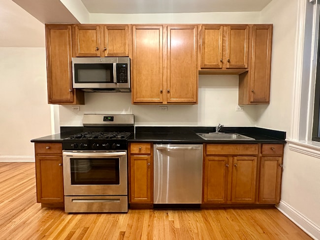 Foto del edificio - 903 W Cornelia Ave