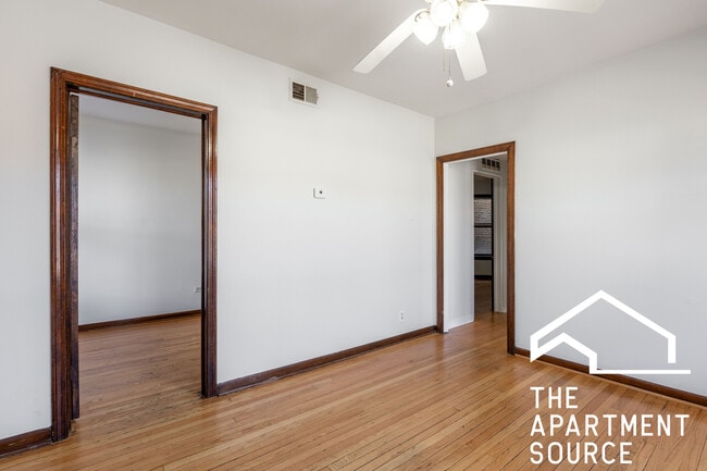 Building Photo - 4810 W Armitage Ave