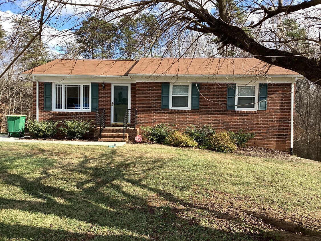 3013 Seal Dr, Pfafftown, NC 27040 House Rental in Pfafftown, NC
