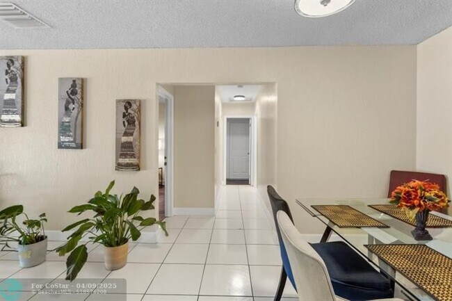 Foto del edificio - 5850 NW 57th Ave
