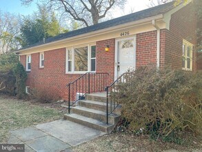 Building Photo - 4426 Strathmore Ave