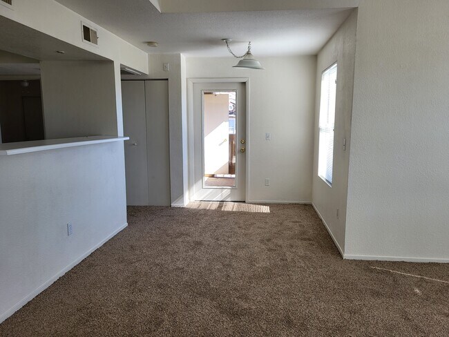 Building Photo - 8101 W FLAMINGO Rd