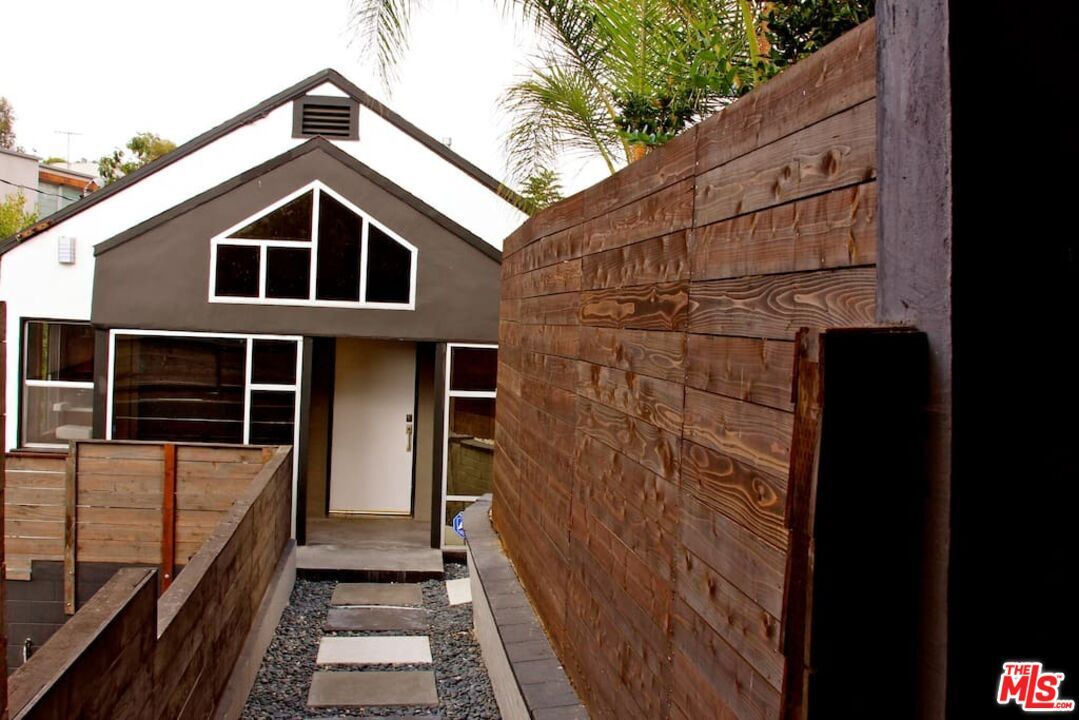 Foto principal - 2161 Ewing St