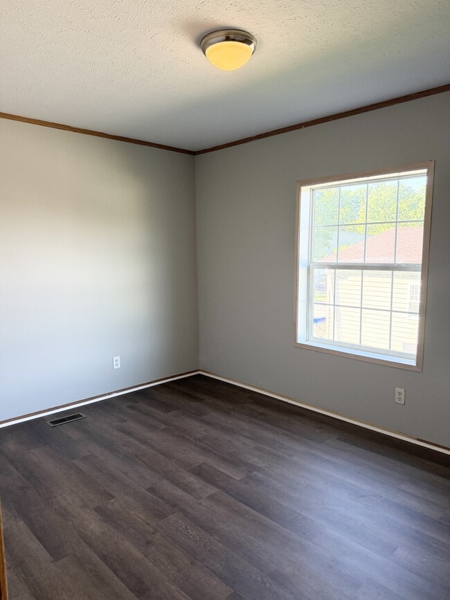 Building Photo - 212 Pulliam Dr