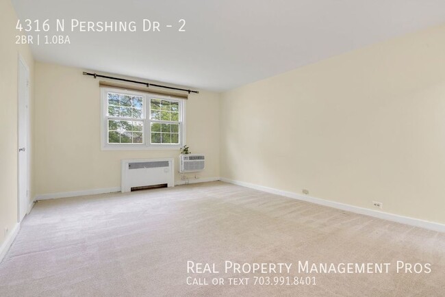Building Photo - Light & Bright Top Floor Condo- Arlington ...