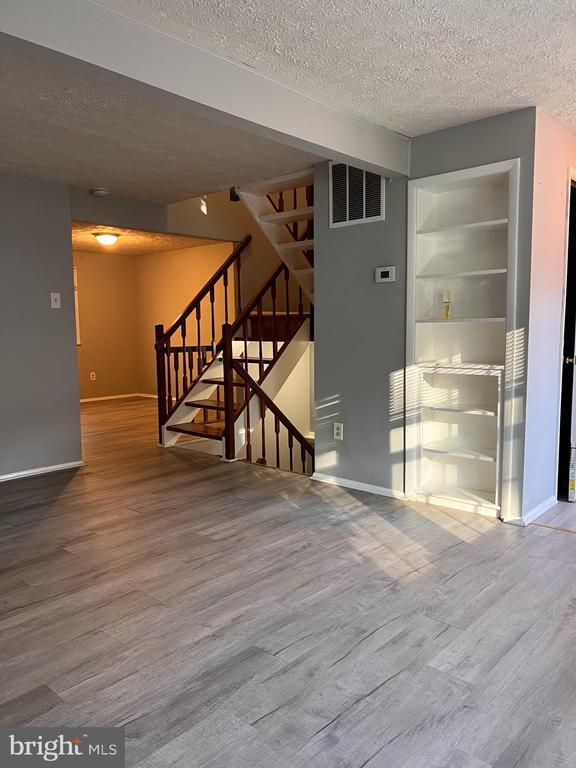 Foto del edificio - 8104 Willowdale Ct