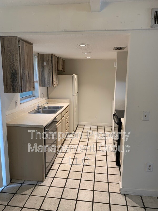 Building Photo - 1736 E Mulberry Dr