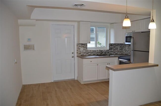 Building Photo - 4303 NW 20th Ave