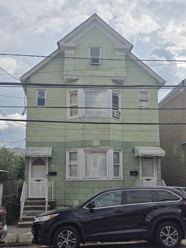 Building Photo - 6 W 35th St